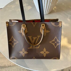 Louis Vuitton Monogram Reverse Giant OnTheGo MM